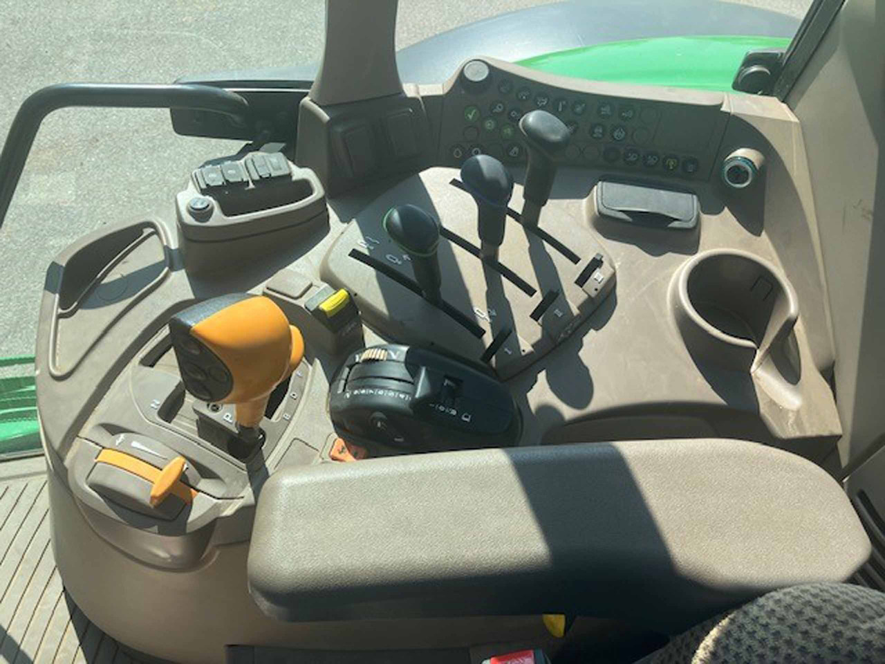 Tracteur agricole John Deere 6140M: photos 14