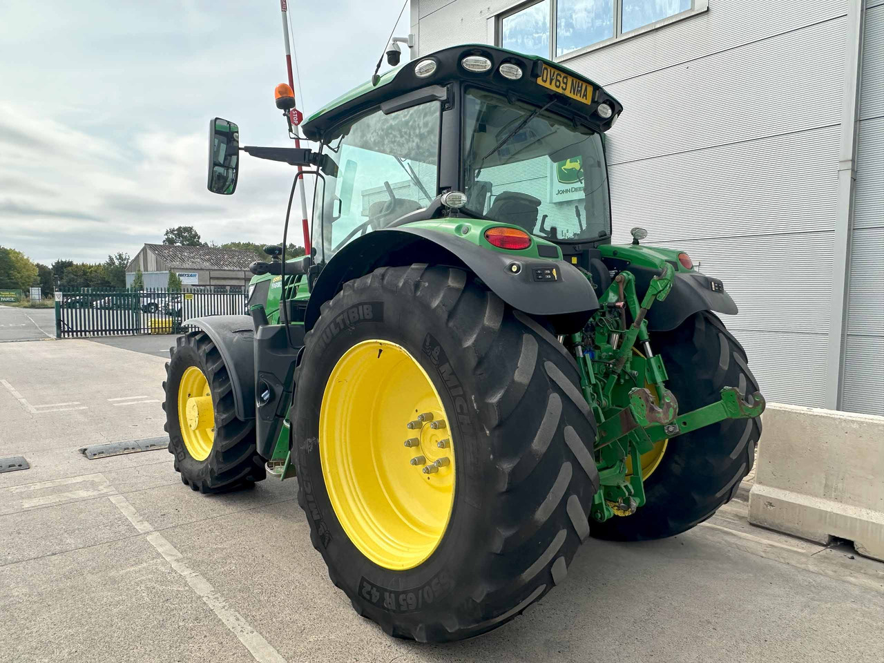 John Deere 6155R - Tracteur agricole: photos 3 John Deere 6155R - Tracteur agricole: photos 3
