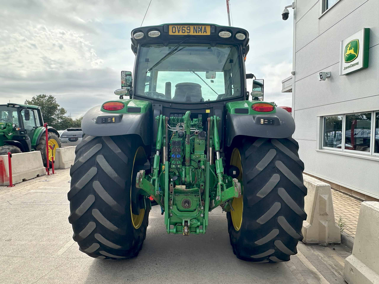 John Deere 6155R - Tracteur agricole: photos 4 John Deere 6155R - Tracteur agricole: photos 4