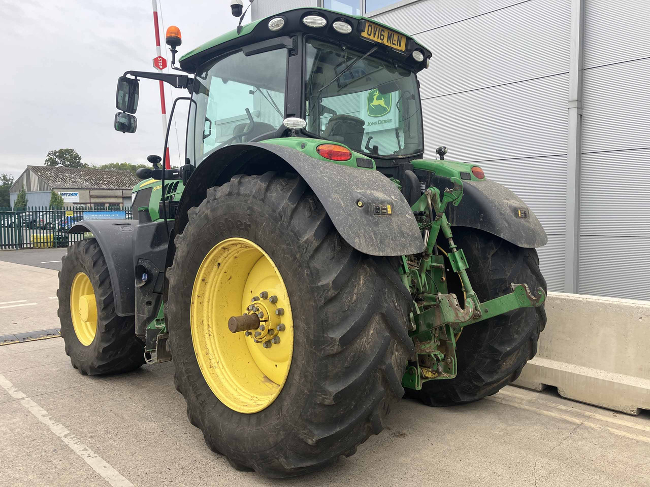 John Deere 6215R - Tracteur agricole: photos 3 John Deere 6215R - Tracteur agricole: photos 3