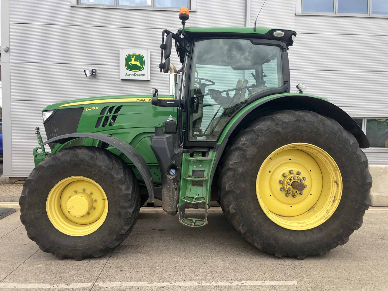 John Deere 6215R - Tracteur agricole: photos 2 John Deere 6215R - Tracteur agricole: photos 2