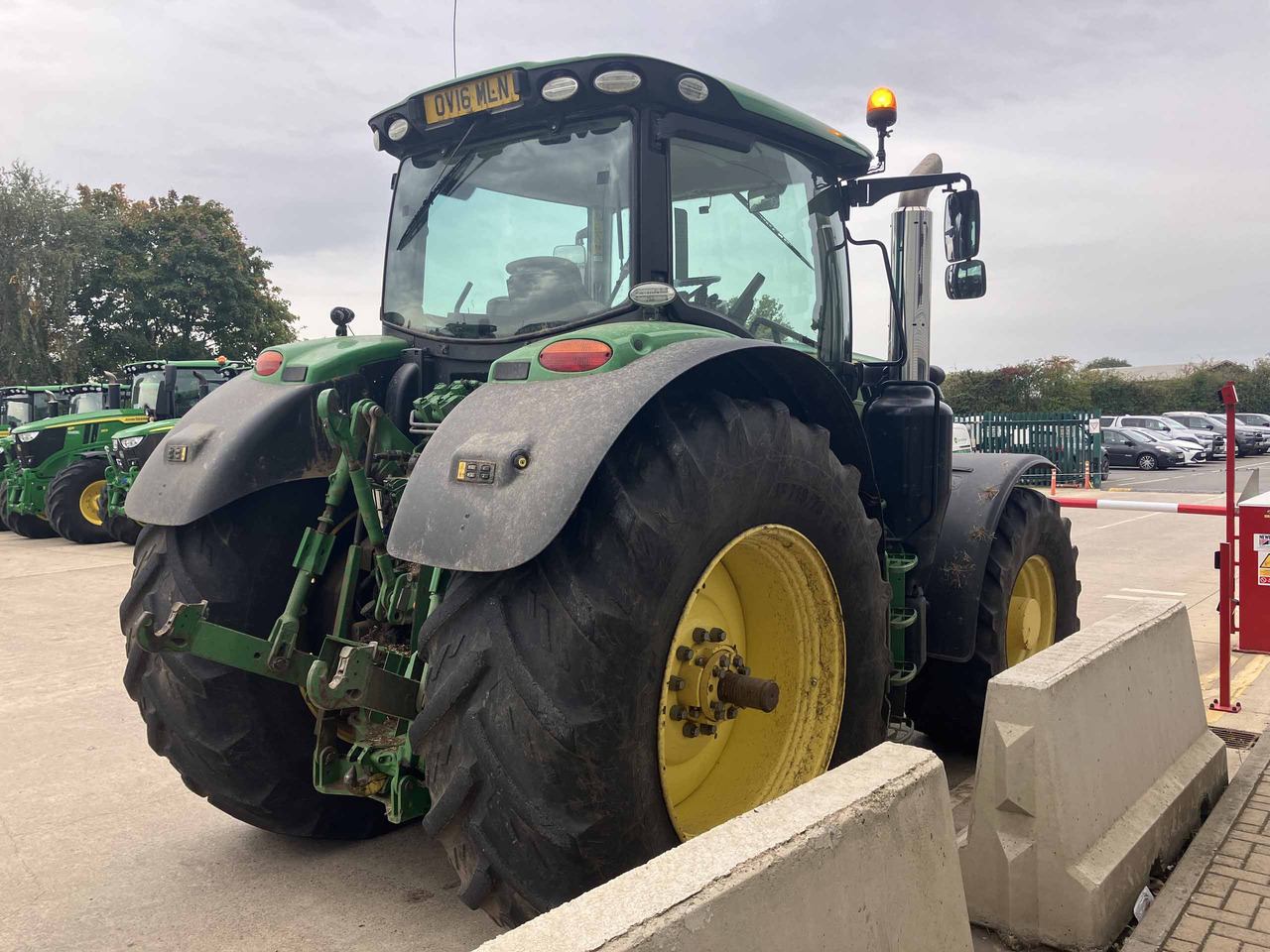 John Deere 6215R - Tracteur agricole: photos 5 John Deere 6215R - Tracteur agricole: photos 5