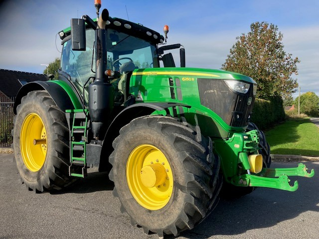 John Deere 6250R - Tracteur agricole: photos 1 John Deere 6250R - Tracteur agricole: photos 1