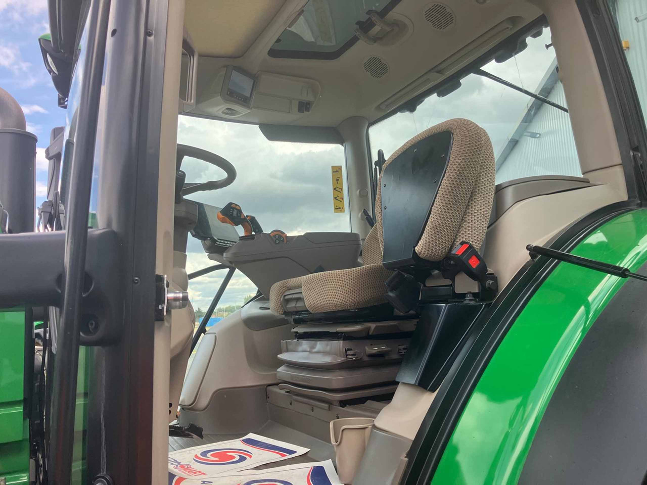 John Deere 6R 155 - Tracteur agricole: photos 5 John Deere 6R 155 - Tracteur agricole: photos 5