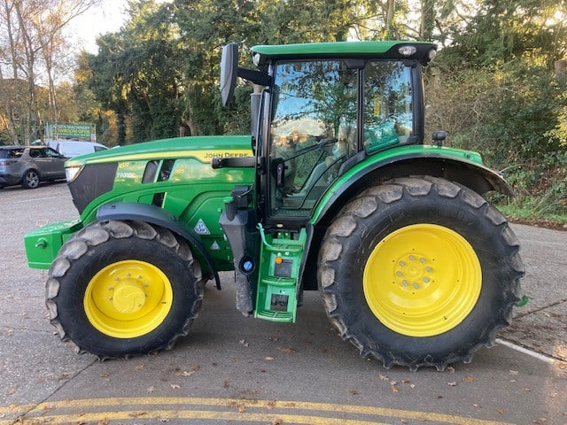 John Deere 6R 185 - Tracteur agricole: photos 1 John Deere 6R 185 - Tracteur agricole: photos 1