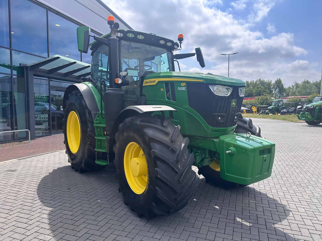 Tracteur agricole John Deere 6R 215: photos 1