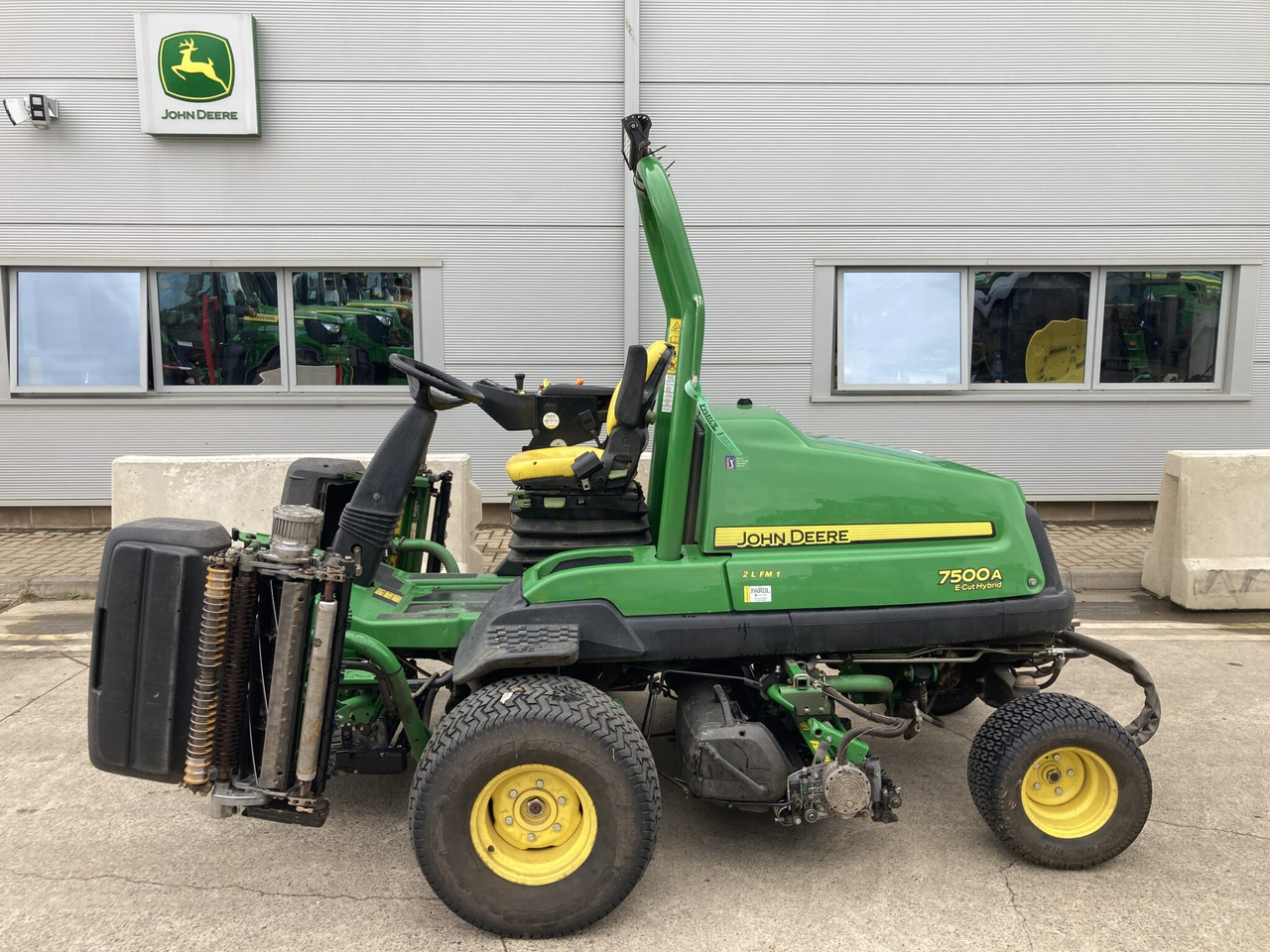 John Deere 7500AE light weight fairway mower - Motofaucheuse: photos 2 John Deere 7500AE light weight fairway mower - Motofaucheuse: photos 2