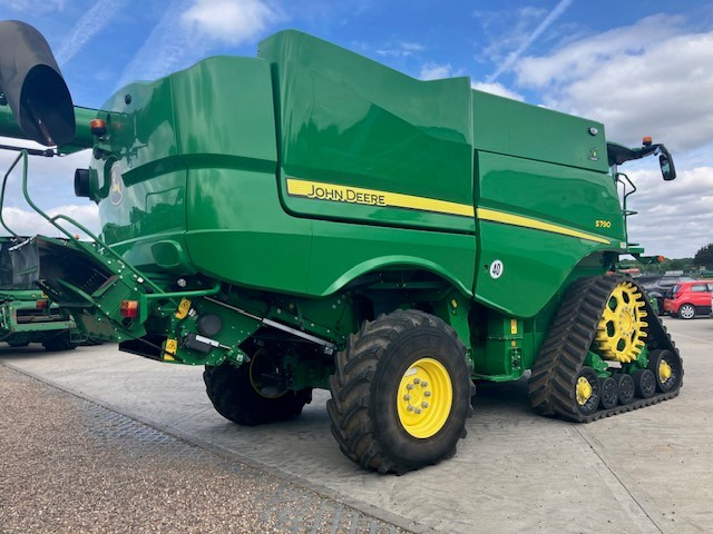 John Deere S790 - Moissonneuse-batteuse: photos 4 John Deere S790 - Moissonneuse-batteuse: photos 4