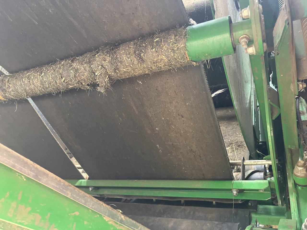 Matériel de fenaison John Deere V451R: photos 13