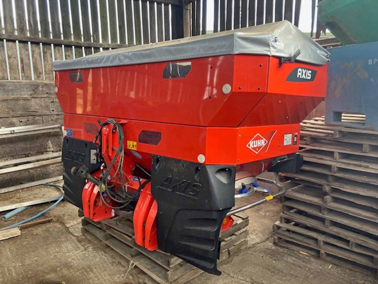 Kuhn Axis 30.2D - Distributeur d'engrais: photos 1 Kuhn Axis 30.2D - Distributeur d'engrais: photos 1