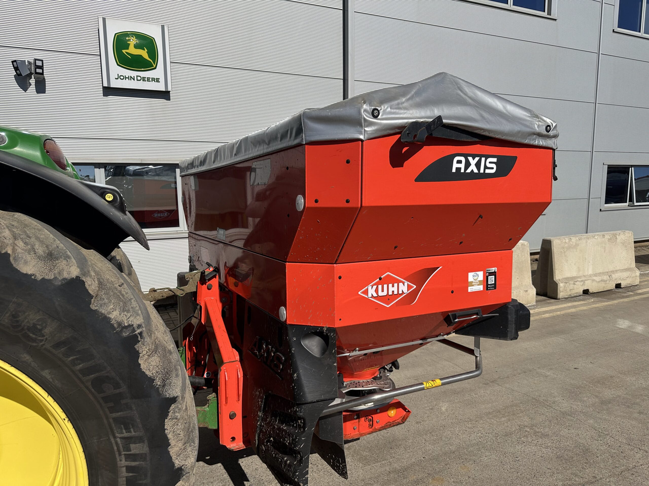 Kuhn Axis 40.2 M-EMC-W - Distributeur d'engrais: photos 2 Kuhn Axis 40.2 M-EMC-W - Distributeur d'engrais: photos 2
