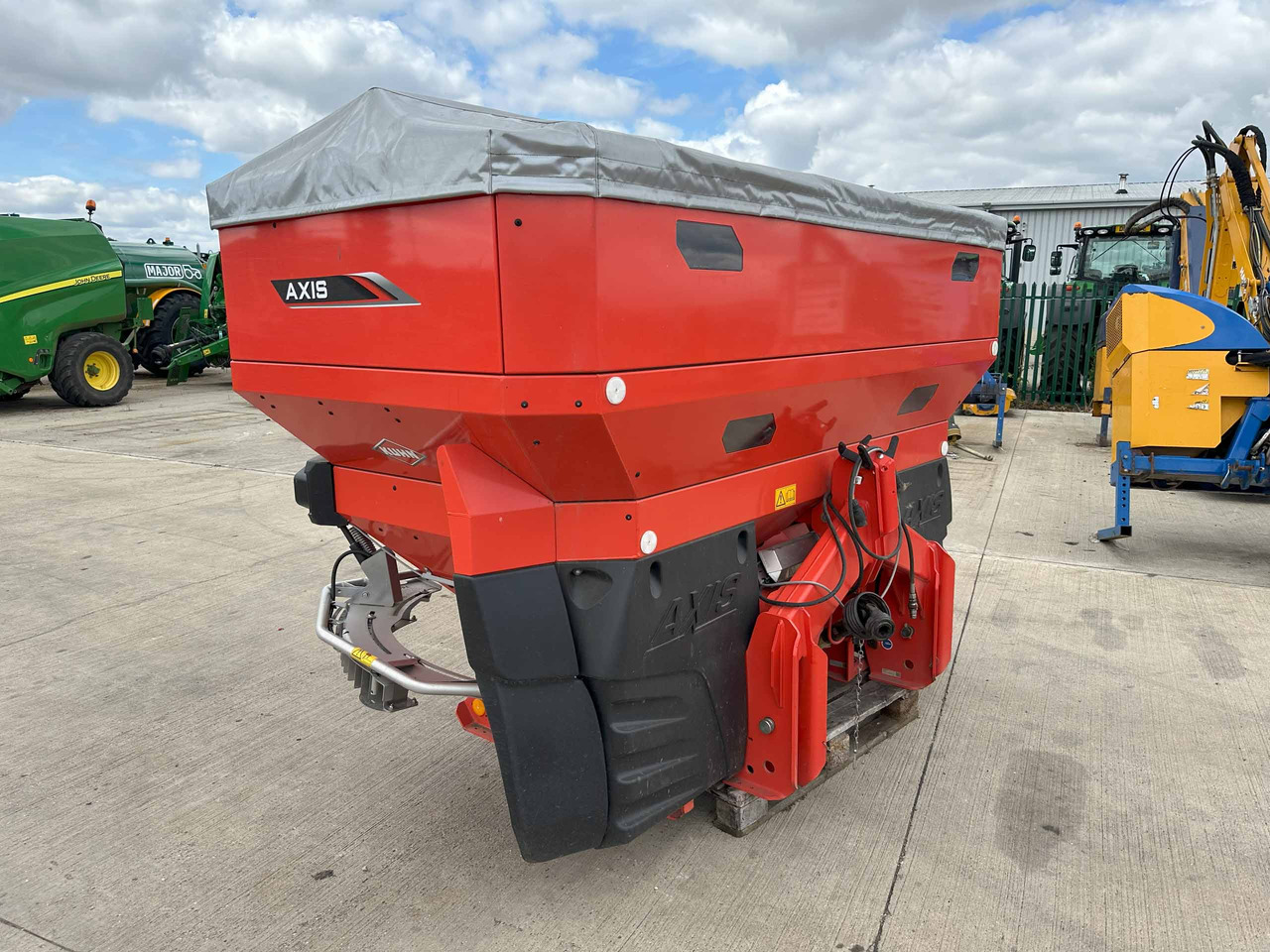 Kuhn Axis 50.2 M-EMC-W - Distributeur d'engrais: photos 3 Kuhn Axis 50.2 M-EMC-W - Distributeur d'engrais: photos 3