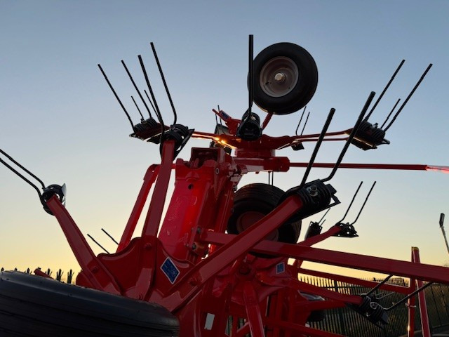 Kuhn GF7803 Tedder - Faneuse: photos 5 Kuhn GF7803 Tedder - Faneuse: photos 5