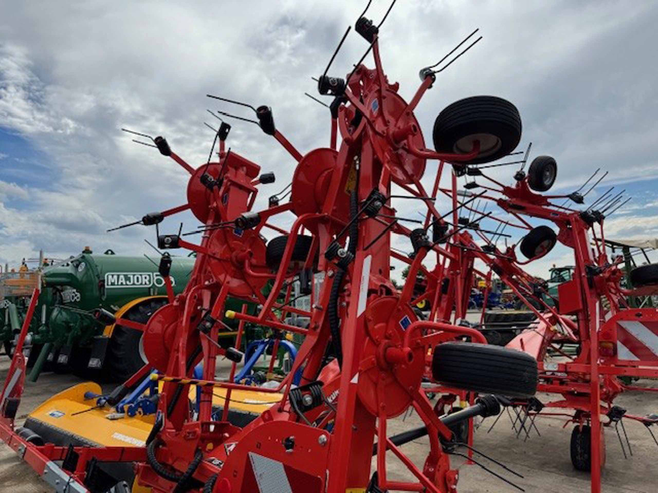 Kuhn GF8700 - Matériel de fenaison: photos 2 Kuhn GF8700 - Matériel de fenaison: photos 2