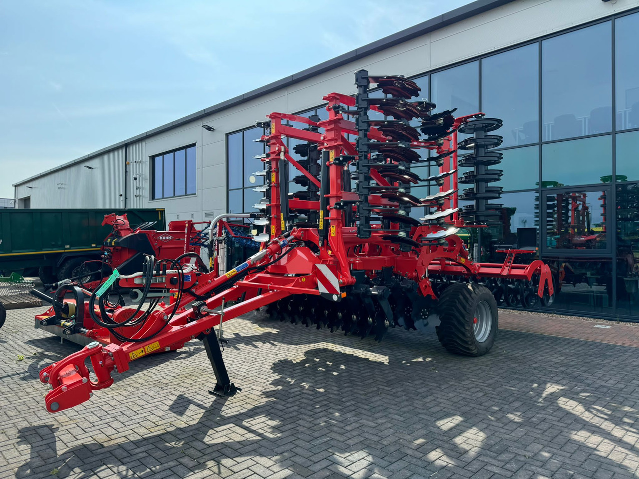 Kuhn Optimer L6000 - Outils du sol: photos 1 Kuhn Optimer L6000 - Outils du sol: photos 1