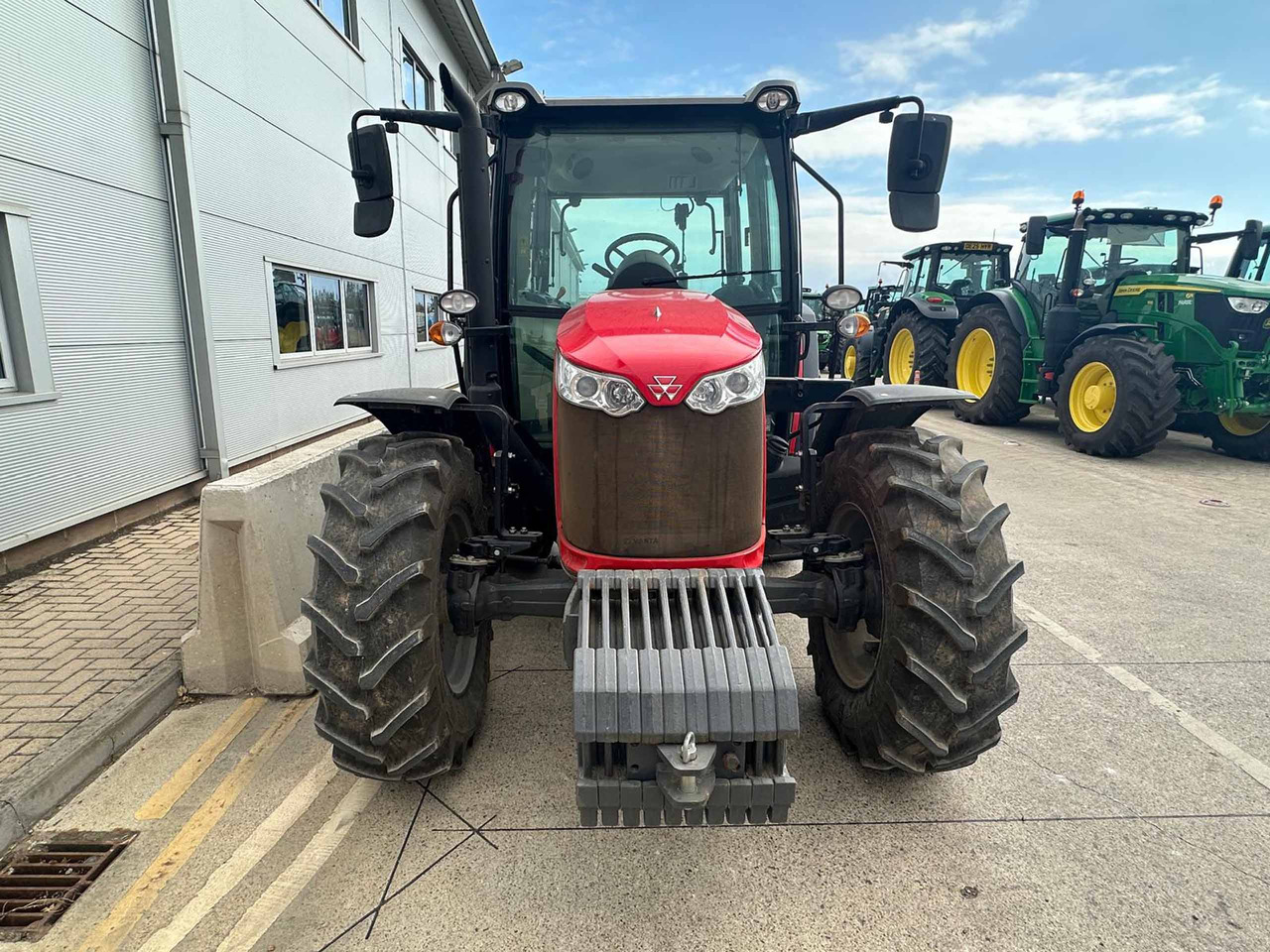 Tracteur agricole Massey Ferguson 4709: photos 8