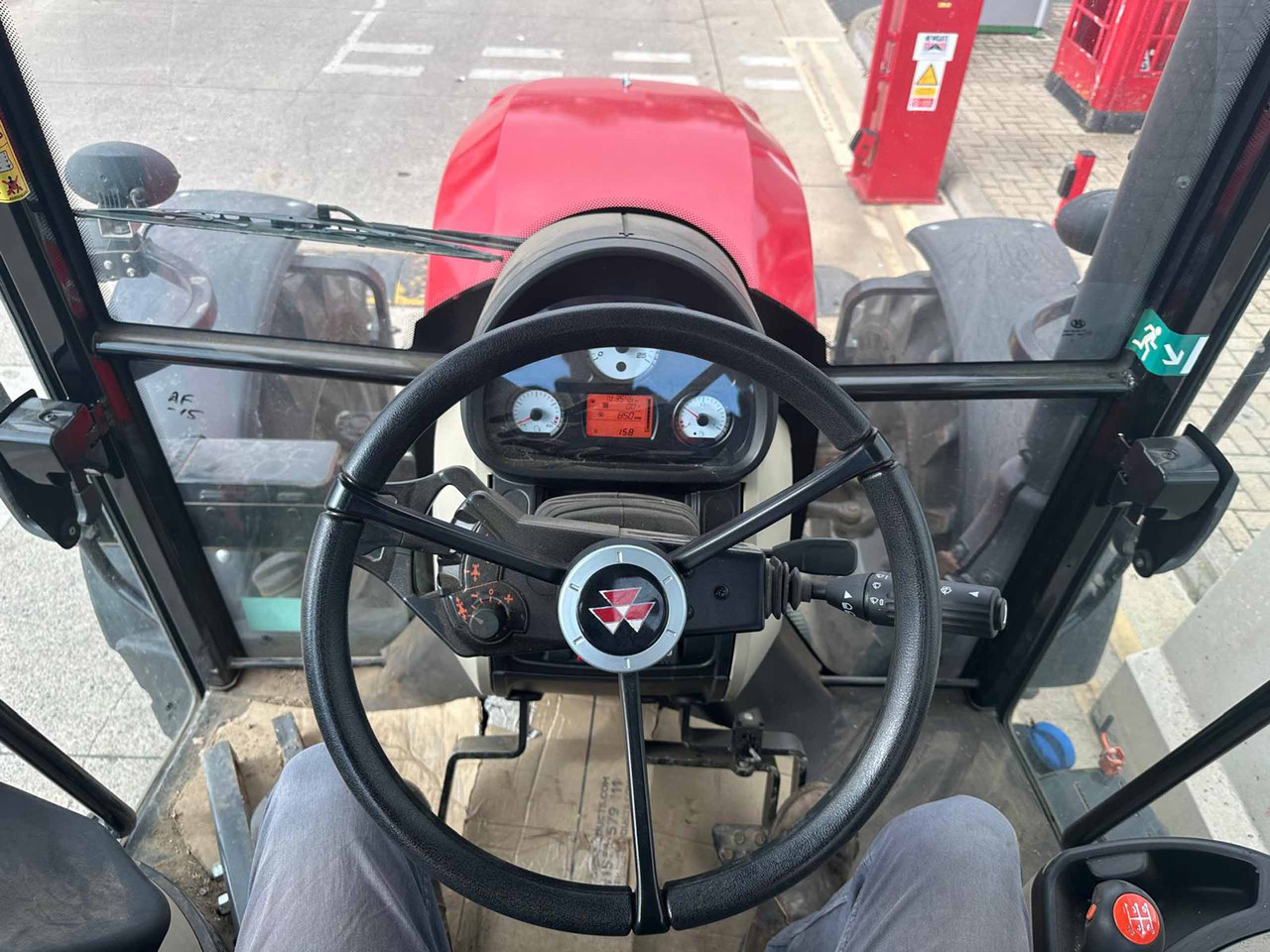 Tracteur agricole Massey Ferguson 4709: photos 16