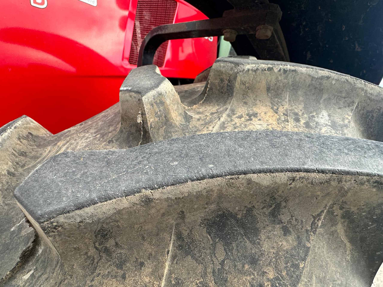 Tracteur agricole Massey Ferguson 4709: photos 9