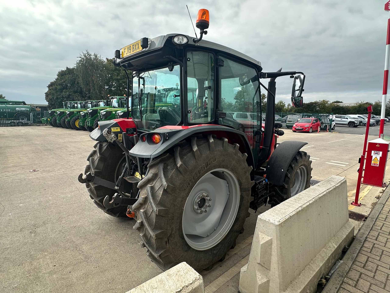 Tracteur agricole Massey Ferguson 4709: photos 6