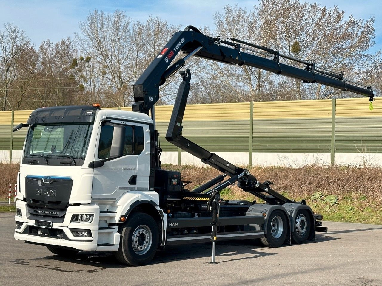 MAN TGS 26.470 6x2 Abrollkipper + Kran Hiab 228-4 - Camion ampliroll, Camion grue: photos 1 MAN TGS 26.470 6x2 Abrollkipper + Kran Hiab 228-4 - Camion ampliroll, Camion grue: photos 1