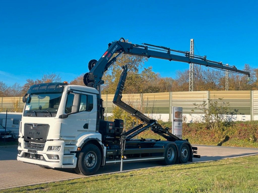MAN TGS 26.470 6x2 Abrollkipper + Kran Hiab 228-6 - Camion ampliroll, Camion grue: photos 1 MAN TGS 26.470 6x2 Abrollkipper + Kran Hiab 228-6 - Camion ampliroll, Camion grue: photos 1