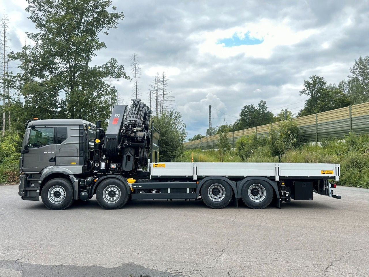 MAN TGS 35.520 8x4 BL HIAB X-HiPro858E-8 & Jib150x-6 - Camion plateau, Camion grue: photos 5 MAN TGS 35.520 8x4 BL HIAB X-HiPro858E-8 & Jib150x-6 - Camion plateau, Camion grue: photos 5