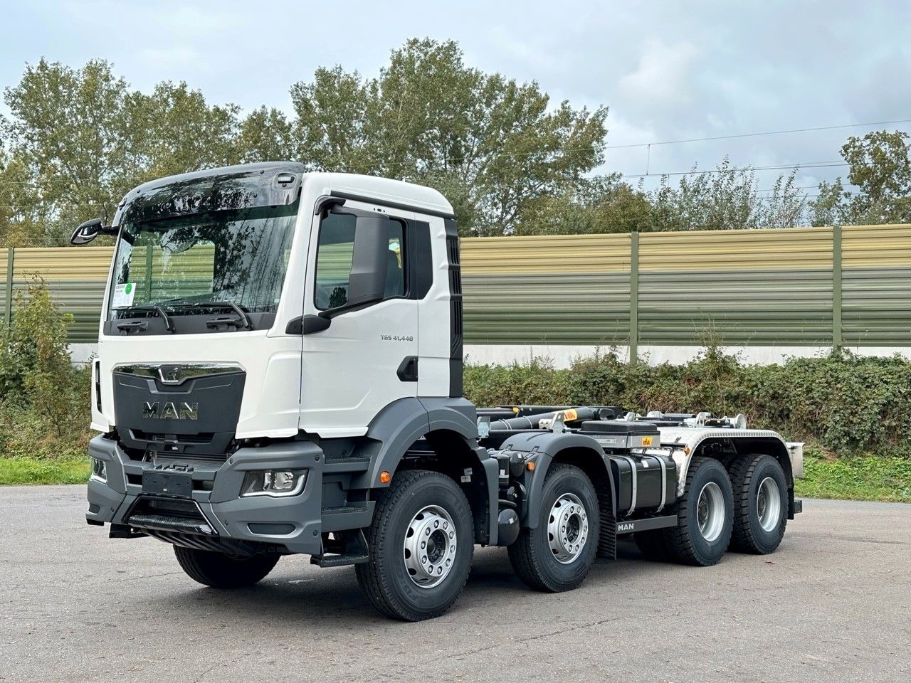 MAN TGS 41.440 8x4 Euro6e Hyva 26-55 Abrollkipper - Camion ampliroll: photos 3 MAN TGS 41.440 8x4 Euro6e Hyva 26-55 Abrollkipper - Camion ampliroll: photos 3