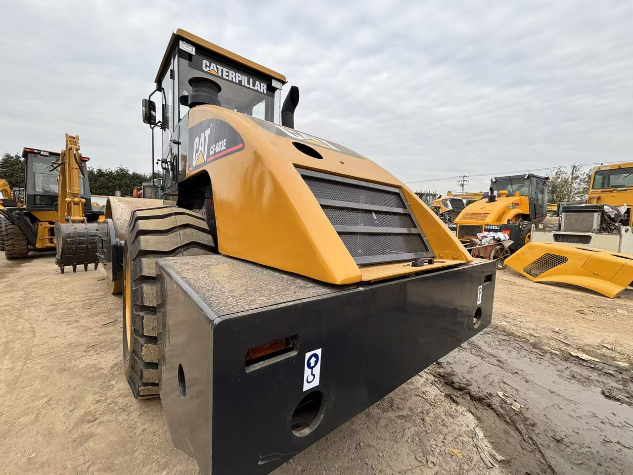 CATERPILLAR CS683E - Compacteur: photos 2 CATERPILLAR CS683E - Compacteur: photos 2