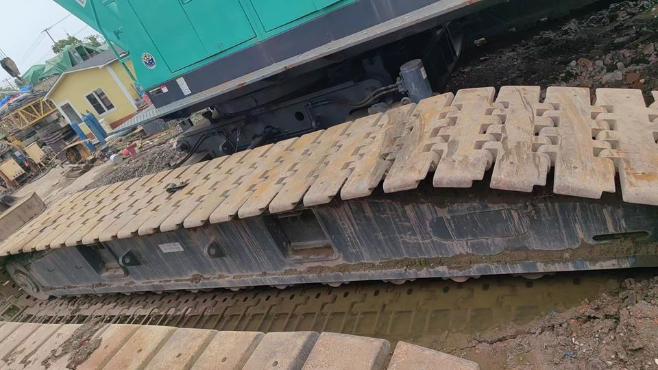 KOBELCO 150TON Crawler Crane for Containers Original Second Hand with Core Components on Sale! - Grue sur chenilles: photos 3 KOBELCO 150TON Crawler Crane for Containers Original Second Hand with Core Components on Sale! - Grue sur chenilles: photos 3