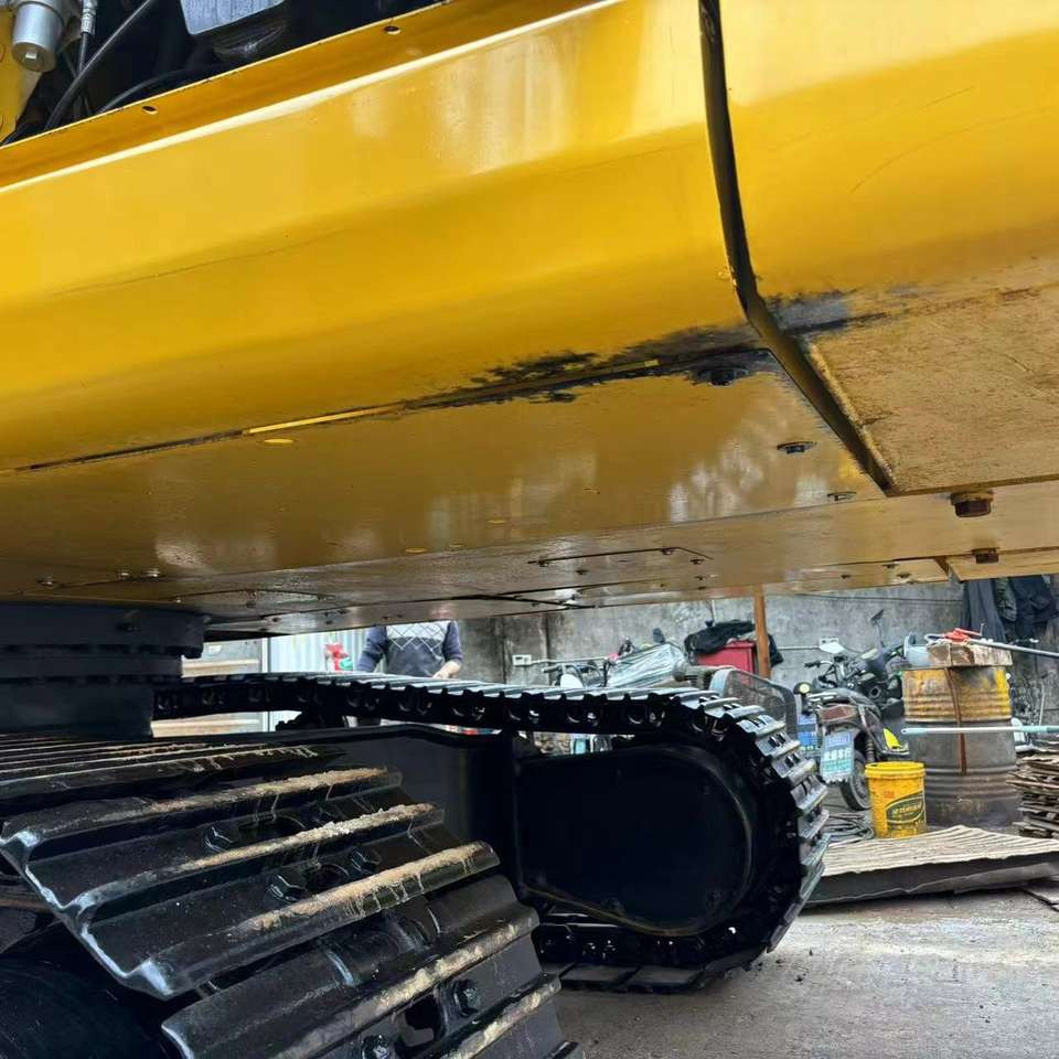 KOMATSU PC 300 - Pelle sur chenille: photos 3 KOMATSU PC 300 - Pelle sur chenille: photos 3