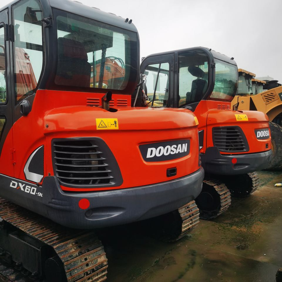 Used Original Japan Mini Shanghai Excavator Doosan DX60 Excavator 95% New Low Price High Quality Selling Doosan DX-60 Doosan 60 - Mini pelle: photos 4 Used Original Japan Mini Shanghai Excavator Doosan DX60 Excavator 95% New Low Price High Quality Selling Doosan DX-60 Doosan 60 - Mini pelle: photos 4