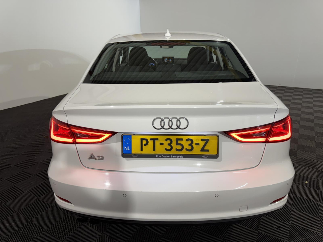 Audi | A3 Limousine | 1.4 TFSI Attraction Pro Line Plus Automaat | 2016 | 256.538 km | PT353Z | Geen oordeel - Berline: photos 5 Audi | A3 Limousine | 1.4 TFSI Attraction Pro Line Plus Automaat | 2016 | 256.538 km | PT353Z | Geen oordeel - Berline: photos 5