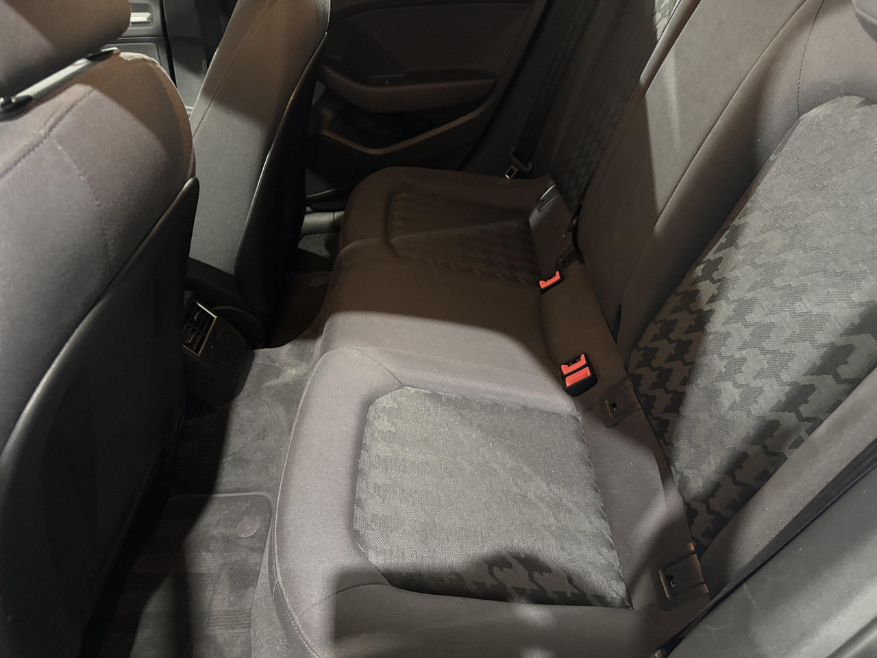 Berline Audi | A3 Limousine | 1.4 TFSI Attraction Pro Line Plus Automaat | 2016 | 256.538 km | PT353Z | Geen oordeel: photos 15 Berline Audi | A3 Limousine | 1.4 TFSI Attraction Pro Line Plus Automaat | 2016 | 256.538 km | PT353Z | Geen oordeel: photos 15