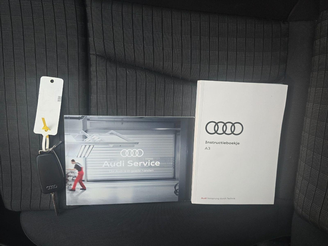 Voiture à hayon Audi A3 Sportback 30 TFSI Sport Lease Edition | 2018 | 121.664 km | Automaat | TZ896X | NAP: Logisch: photos 8 Voiture à hayon Audi A3 Sportback 30 TFSI Sport Lease Edition | 2018 | 121.664 km | Automaat | TZ896X | NAP: Logisch: photos 8