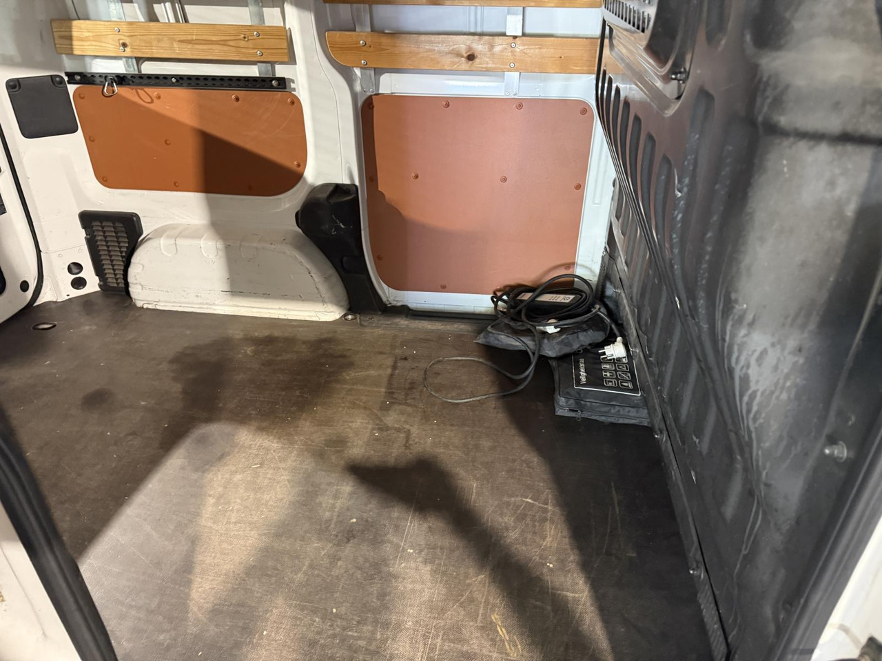 Nissan | e-NV200 | Optima | 2016 | 127.008 km | VT395B | Logisch - Autre matériel: photos 3 Nissan | e-NV200 | Optima | 2016 | 127.008 km | VT395B | Logisch - Autre matériel: photos 3