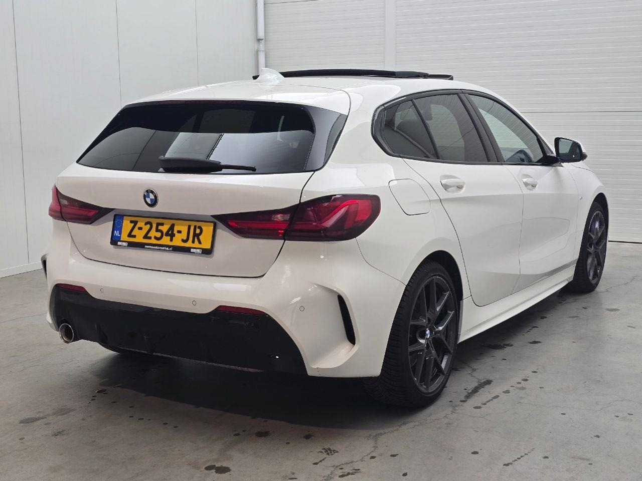 BMW 1 - serie 118i High Executive M-Sport | 2020 | 90.496 km | Automaat | Z254JR | NAP: Geen oordeel - Voiture à hayon: photos 4 BMW 1 - serie 118i High Executive M-Sport | 2020 | 90.496 km | Automaat | Z254JR | NAP: Geen oordeel - Voiture à hayon: photos 4