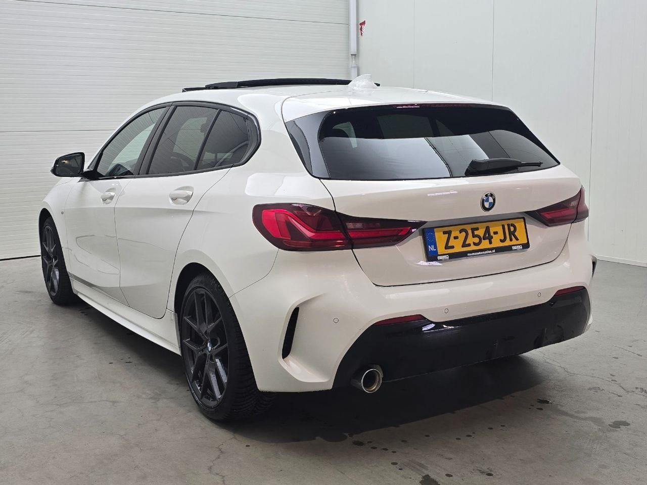 BMW 1 - serie 118i High Executive M-Sport | 2020 | 90.496 km | Automaat | Z254JR | NAP: Geen oordeel - Voiture à hayon: photos 3 BMW 1 - serie 118i High Executive M-Sport | 2020 | 90.496 km | Automaat | Z254JR | NAP: Geen oordeel - Voiture à hayon: photos 3
