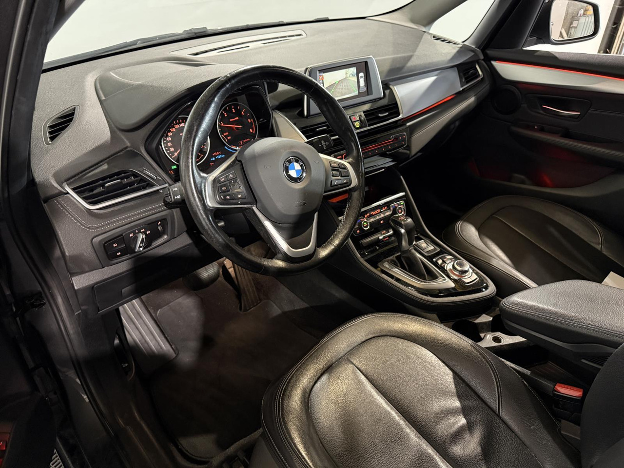 BMW | 2-serie Active Tourer | 218d Corporate Lease Luxury | 2015 | 223.959 km | HG351B | Logisch - Voiture: photos 2 BMW | 2-serie Active Tourer | 218d Corporate Lease Luxury | 2015 | 223.959 km | HG351B | Logisch - Voiture: photos 2