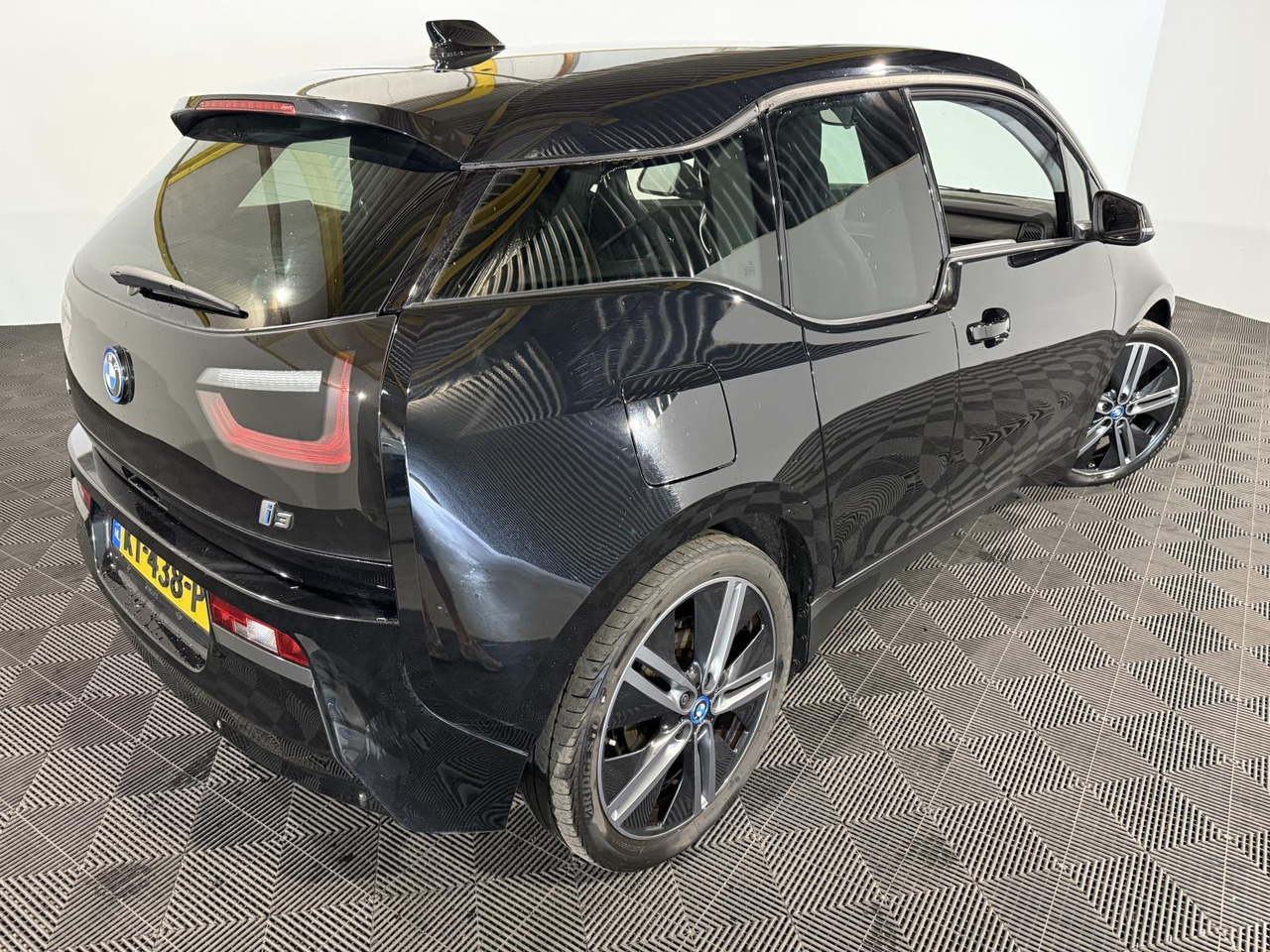 BMW i3 Basis 94Ah 33 kWh | 2017 | 226.715 km | KT-438-P - Voiture à hayon: photos 5 BMW i3 Basis 94Ah 33 kWh | 2017 | 226.715 km | KT-438-P - Voiture à hayon: photos 5