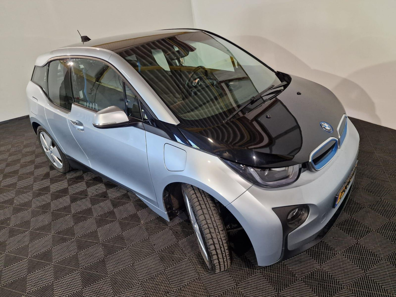 BMW i3 Range Extender 7-TPX-98 48.489 km - Voiture: photos 5 BMW i3 Range Extender 7-TPX-98 48.489 km - Voiture: photos 5