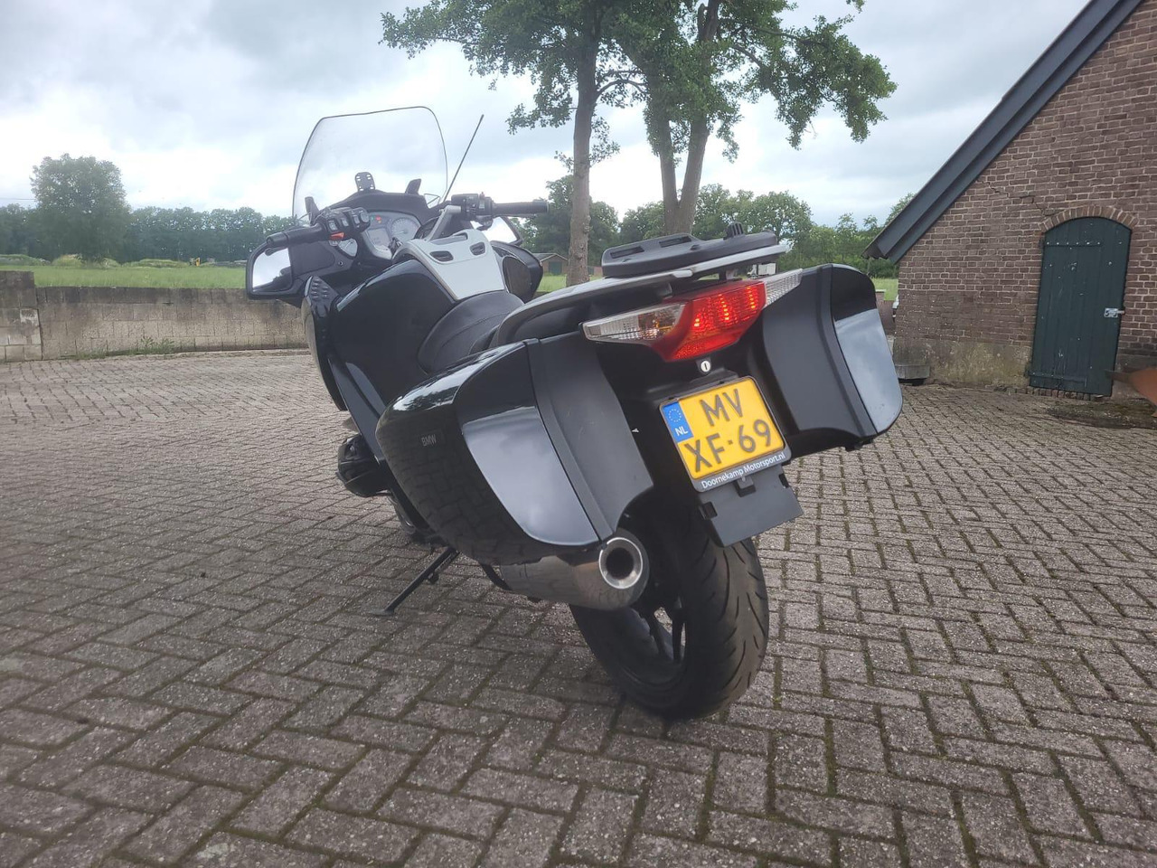 Bmw R1200 RT | 2009 | 110.660 km | MV-XF-69 - Motocyclette: photos 2 Bmw R1200 RT | 2009 | 110.660 km | MV-XF-69 - Motocyclette: photos 2
