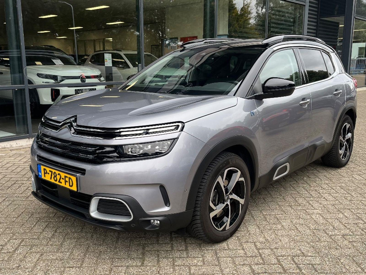 Citroen C5 Aircross 1.6 Plug - in Hybrid 225 Shine | 2021 | 81.408 km | Automaat | P782FD | NAP: Geen oordeel - SUV: photos 1 Citroen C5 Aircross 1.6 Plug - in Hybrid 225 Shine | 2021 | 81.408 km | Automaat | P782FD | NAP: Geen oordeel - SUV: photos 1