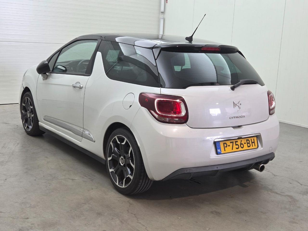 Citroen DS3 1.2 PureTech So Red | 2015 | 145.682 km | P756BH | NAP: Geen oordeel - Voiture: photos 3 Citroen DS3 1.2 PureTech So Red | 2015 | 145.682 km | P756BH | NAP: Geen oordeel - Voiture: photos 3