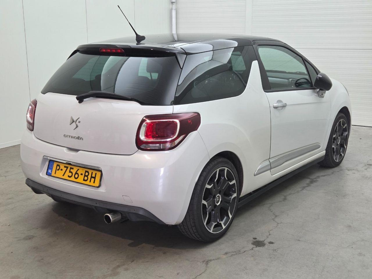Citroen DS3 1.2 PureTech So Red | 2015 | 145.682 km | P756BH | NAP: Geen oordeel - Voiture: photos 4 Citroen DS3 1.2 PureTech So Red | 2015 | 145.682 km | P756BH | NAP: Geen oordeel - Voiture: photos 4