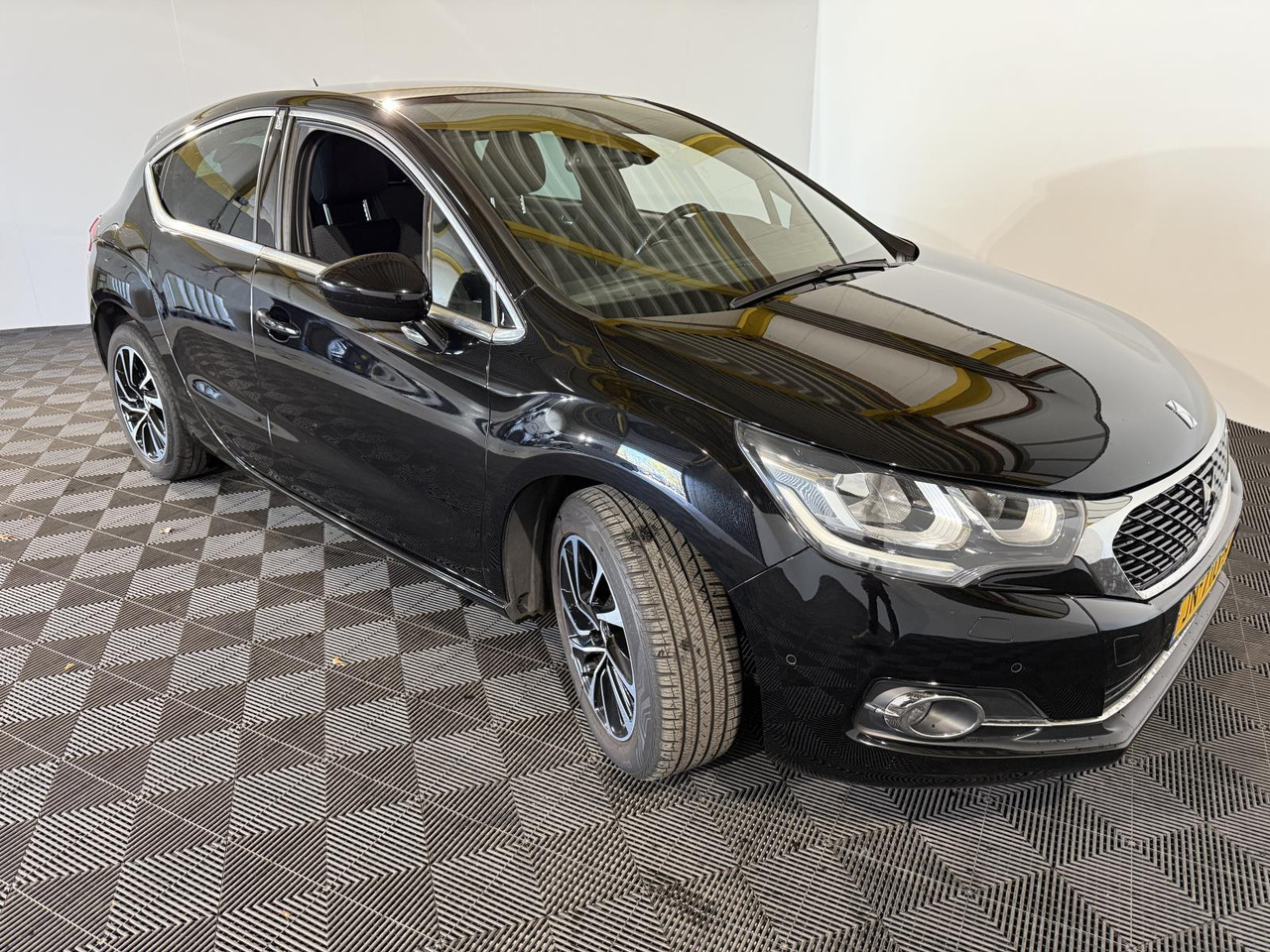 DS 4 1.2 PureTech Business | 2016 | 154.325 km | JN-710-B - Voiture à hayon: photos 4 DS 4 1.2 PureTech Business | 2016 | 154.325 km | JN-710-B - Voiture à hayon: photos 4