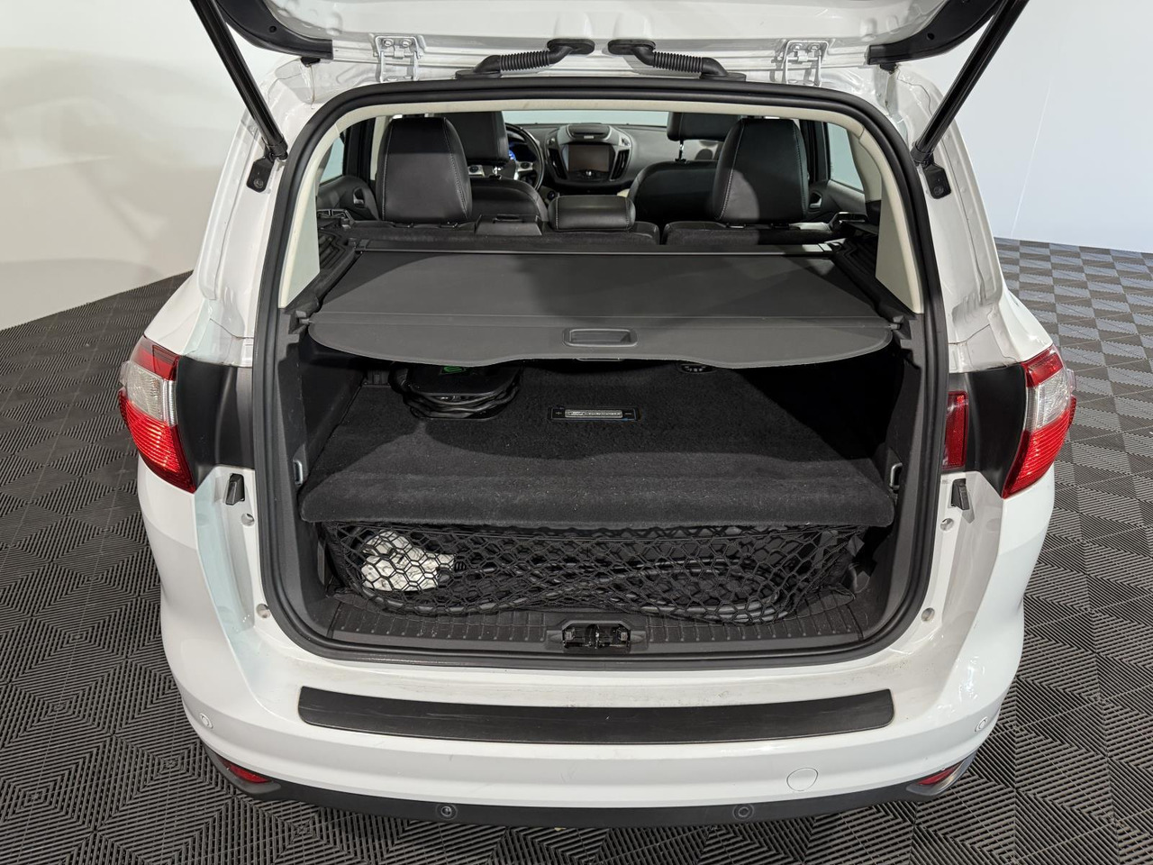 Ford C-Max 2.0 Plug-in Hybrid Titanium Plus | HL-834-P - Voiture: photos 5 Ford C-Max 2.0 Plug-in Hybrid Titanium Plus | HL-834-P - Voiture: photos 5