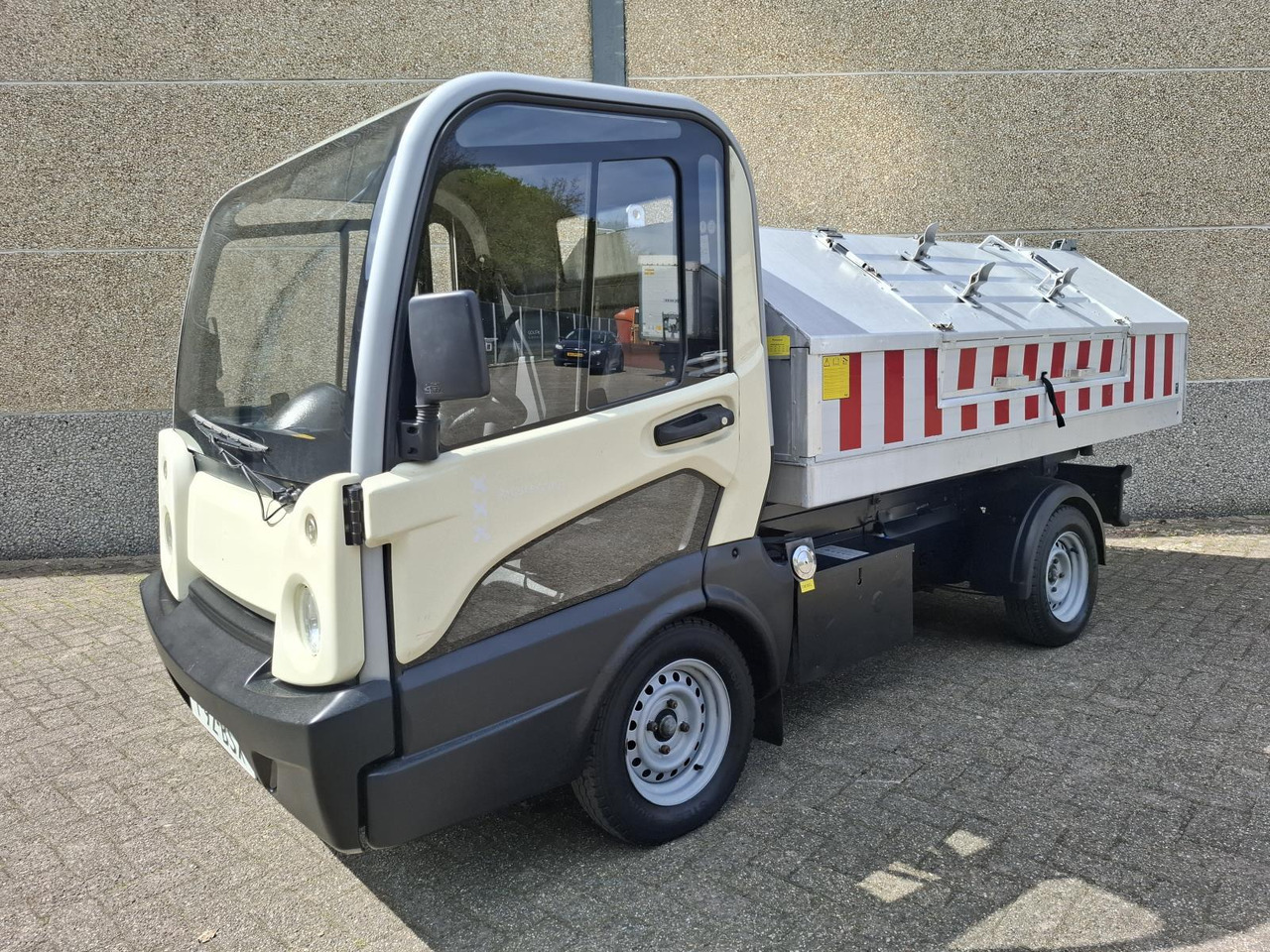 Goupil G5 Elektrische Stratenreinigingsmachine T-92-BSX - Utilitaire électrique compact: photos 1 Goupil G5 Elektrische Stratenreinigingsmachine T-92-BSX - Utilitaire électrique compact: photos 1