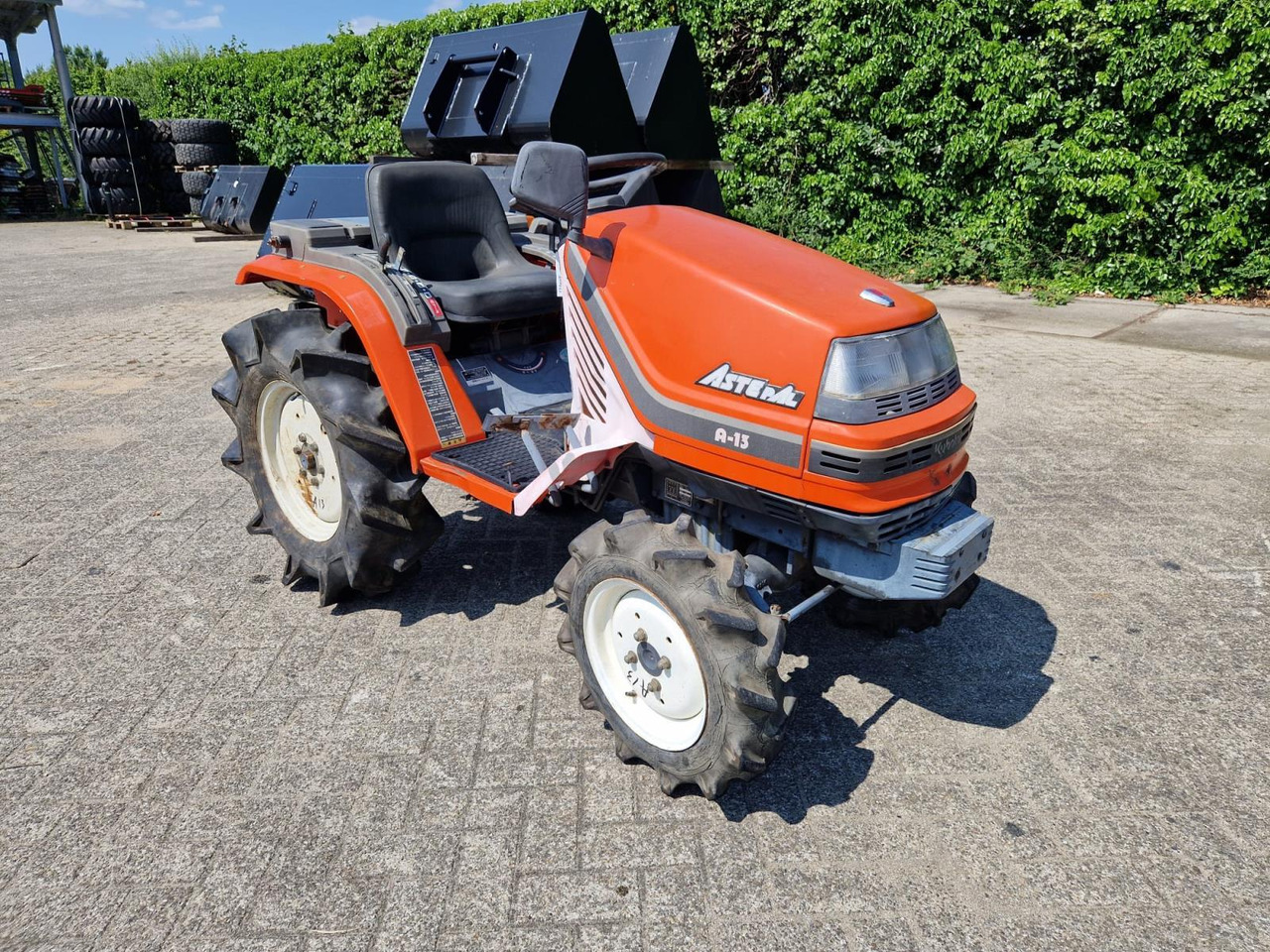 Kubota Aste A15 Minitractor - Tracteur agricole: photos 2 Kubota Aste A15 Minitractor - Tracteur agricole: photos 2