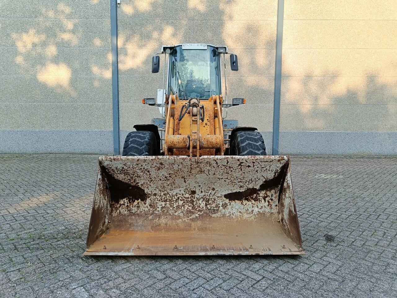 Liebherr L514 Shovel - Chargeuse sur pneus: photos 2 Liebherr L514 Shovel - Chargeuse sur pneus: photos 2