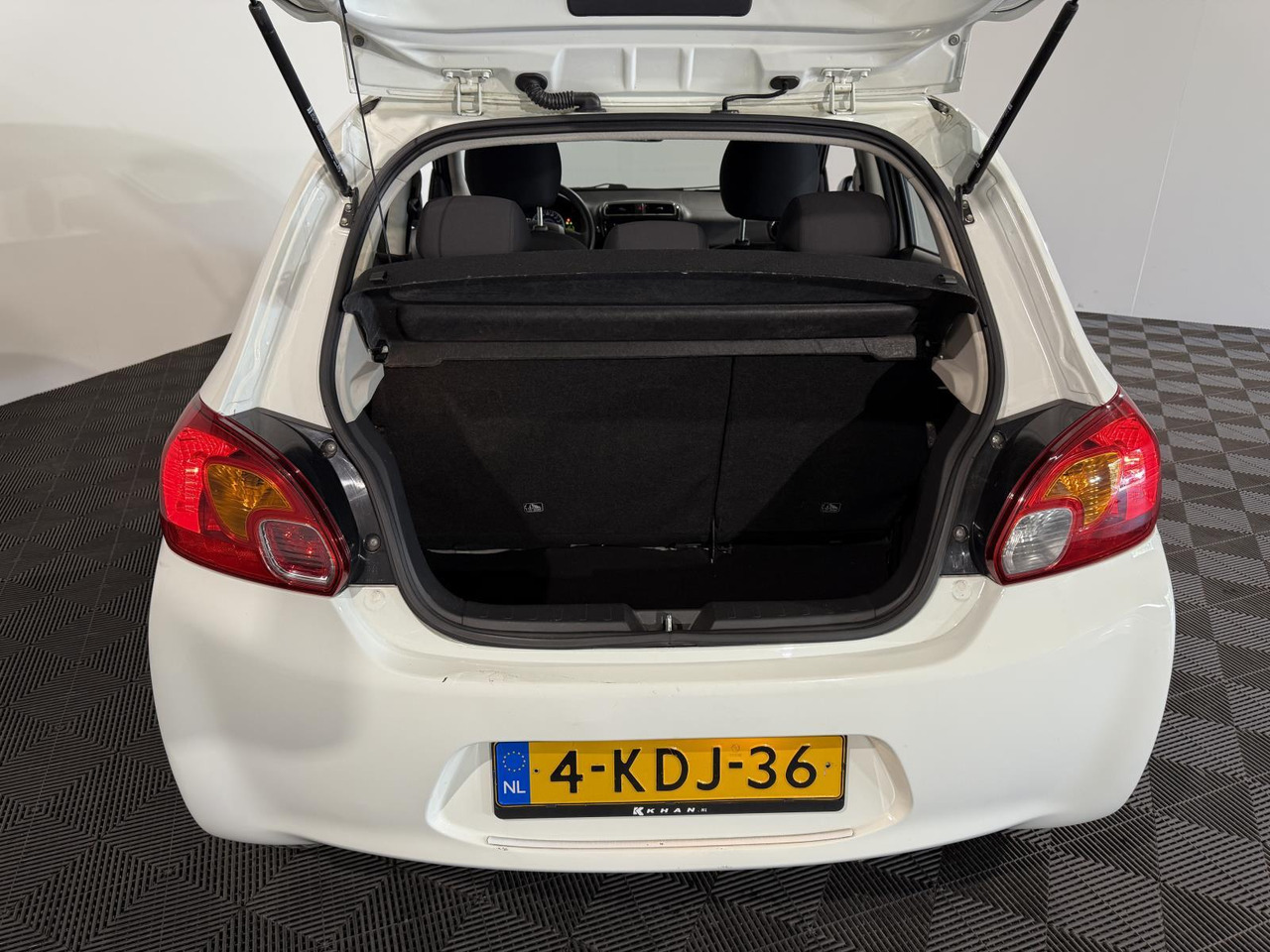 Mitsubishi | Space Star | 1.0 Inform | 2013 | 169.821 km | 4KDJ36 | Logisch - Voiture à hayon: photos 5 Mitsubishi | Space Star | 1.0 Inform | 2013 | 169.821 km | 4KDJ36 | Logisch - Voiture à hayon: photos 5